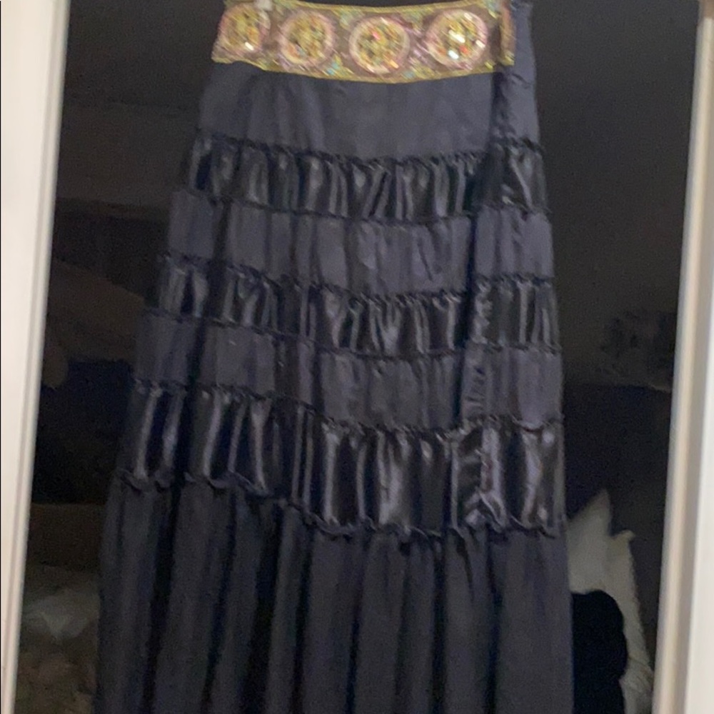 Skirt with faux sequined belt